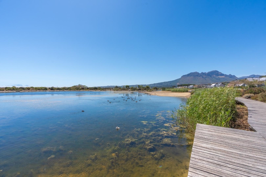 3 Bedroom Property for Sale in Somerset Lakes Western Cape